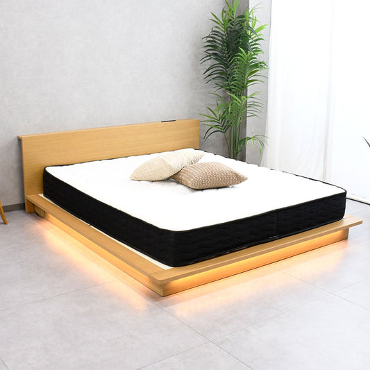【ラグジュアリーモダン】LED照明付き ベッドフレーム クイーン／キング対応 オーク突板 ローベッド 木製 おしゃれ 間接照明付き