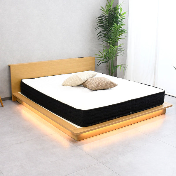 クイーンベッドフレーム 木製スラット LEDライト付き ベッド ロータイプ クイーンサイズ コンセント付き ライト付き LED
